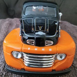 Maisto Harley Davidson 1948 F-1 Pickup and Panhead Motorcycle 1:24 scale